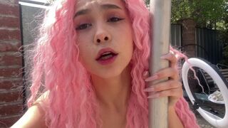 Krapekom átjön megbaszni, miközben a szüleim otthon vannak