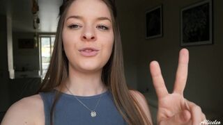 Nyerd meg az ingyenes privát élő show-t! gyors bujálkodás a mosogató ellen a gyöngéd napsugarak között