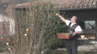 Csábító világos szőke tinédzser amatőr popóba dugva és szájba spriccelve gigászi farasszal